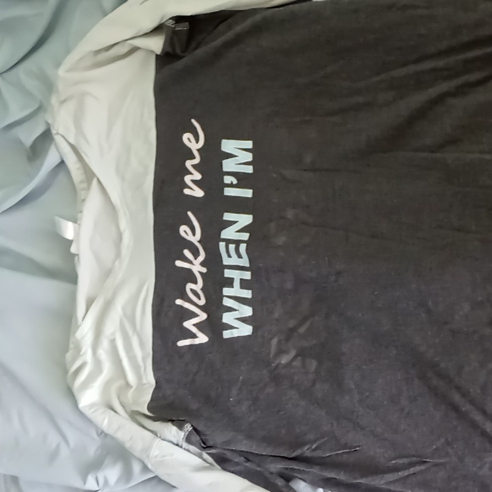 Wake Me When I'm Famous Long Sleeve Graphic t